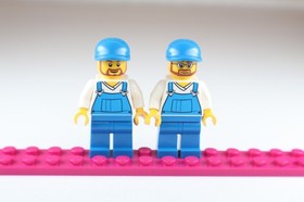 2 X LEGO Town City Worker Garbage Man Truck Driver Blue Overalls & Cap 4432
