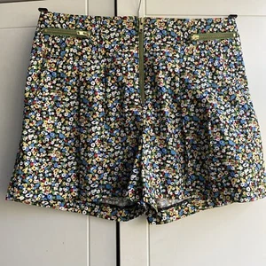 NWT Topshop @ asos Floral Cotton Flared Shorts with pockets, Size 12 - Picture 1 of 5