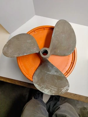 ¿De colección 3 hojas latón/bronce? Hélice Antiguo Barco Parte E374? Grande 15" Foto 1 de 4