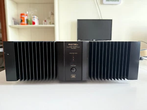 ROTEL RB-993 Three Channel Power Amplifier 200w/ch (8 Ohms) - Bild 1 von 9