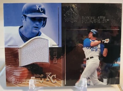 Camiseta deportiva 2004 Upper Deck Mike Sweeney usada en juegos reliquia lámina #163 tarjeta Royals SP DIFÍCIL DE ENCONTRAR Foto 1 de 2