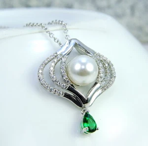 Anhänger bezaubernde Damen-Anhänger vergoldet Weiß K18 /750er Zirkonia Smaragd - Bild 1 von 2