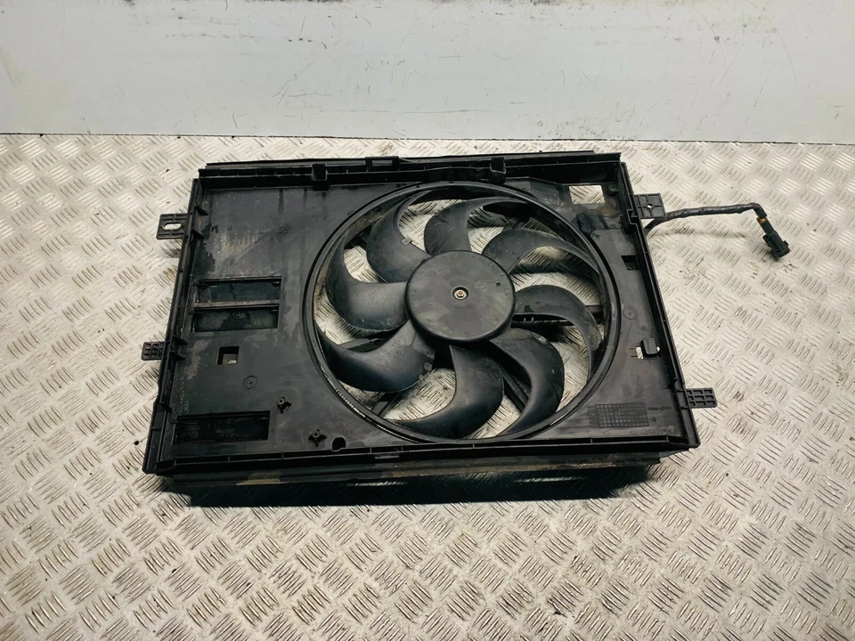 Ventilador radiador PEUGEOT 308 2016 E-HDI 986313580 - Imagem 1 de 4