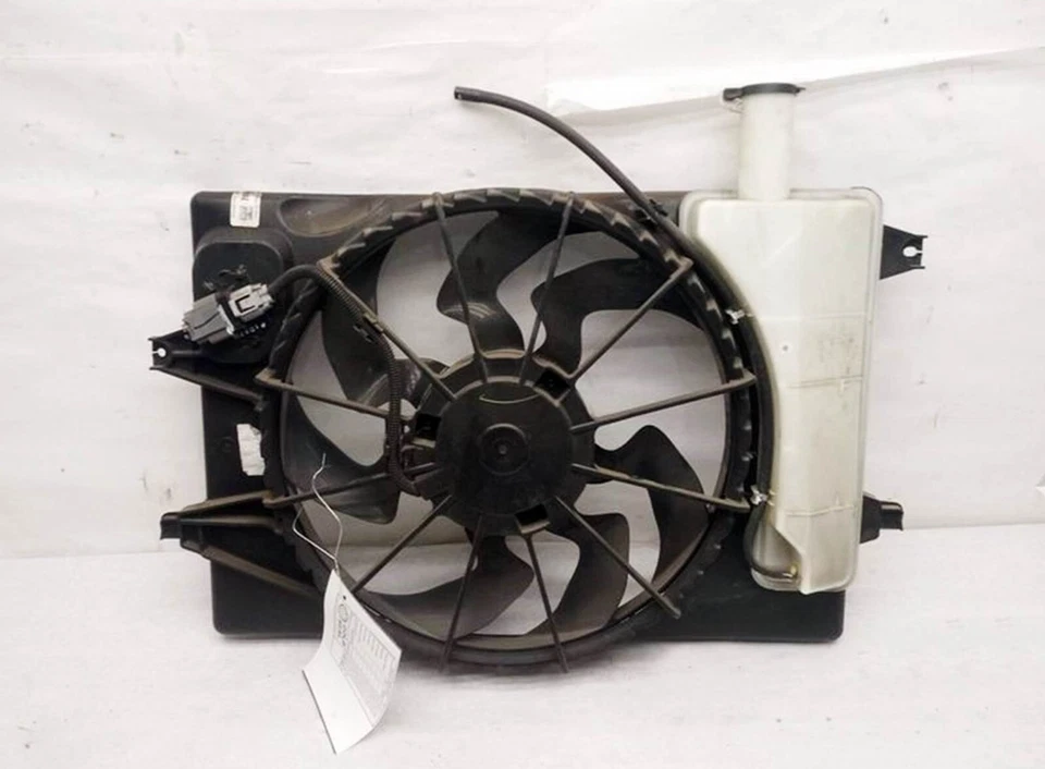 2019-2024 Kia Forte 2.0L Radiator Cooling Fan Motor Assembly - Изображение 1 из 4