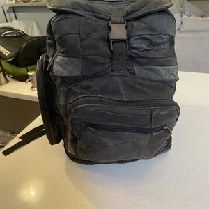 Schwarzer verwaschener Vintage Leder Rucksack Sylvia. - Bild 1 von 12