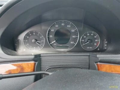 E350      2007 Speedometer 3077854 - Image 1 of 4
