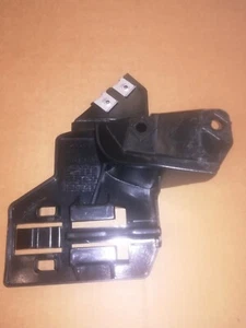 LAND ROVER RANGE ROVER L322  FRONT LEFT HAND BUMPER MOUNTING BRACKET DPL000113 - Picture 1 of 2