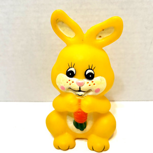 Rare Vintage Easter Unlimited Rubber Squeaker Easter Bunny Carrot Yellow 5.25"