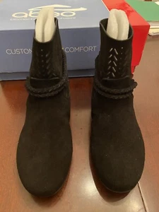 Boots for women, size 6, Brand New, Nicole, Suide - Picture 1 of 4