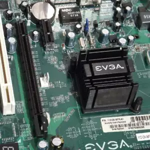 EVGA Scheda madre computer E-7100/630i - Foto 1 di 10