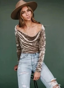 Free People Perfect Date Top Medium Crushed Velvet Stretch Square Neck Taupe - Picture 1 of 15