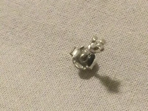 SINGOLO ORECCHINO PUNTO LUCE IN ORO BIANCO E DIAMANTE NATURALE ct. 0,02.BLISS - Foto 1 di 7