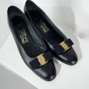 Salvatore Ferragamo Vara decolte donna nere in pelle con fiocco misura 8,5 - Foto 1 di 11