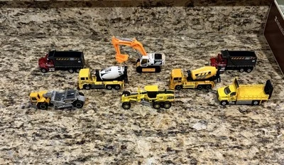 Lote de ocho plataformas de trabajo Matchbox CONSTRUCCIÓN niveladora mezcladora atenuador nuevo Foto 1 de 4