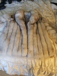 VINTAGE FUR COAT SILVER FOX HIP LENGTH GORGEOUS  - Picture 1 of 10