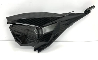 Carenado medio izquierdo Ducati V2 2022 fibra de carbono Foto 1 de 4