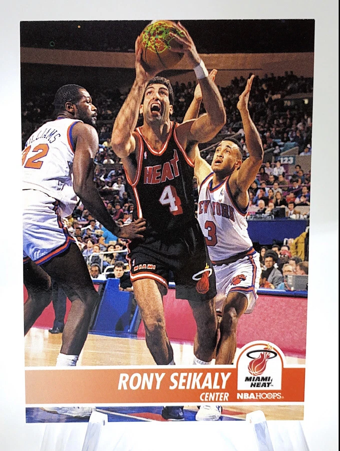 Aros de la NBA Rony Seikaly 1994 1/1 error súper raro "mancha verde en baloncesto" #113 Foto 1 de 2