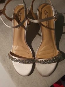Badgley Mischka Venus- American Glamour - Champagne Satin Sandal  - Size 8.5M - Picture 1 of 8