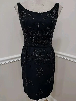 Vestido negro de crepé negro vintage de los años 60 con cuentas facetadas negras Foto 1 de 4