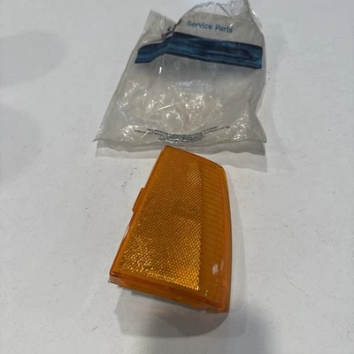 Nuevo Ford E3WY-15A201-A 1983-1986 Mercury Cougar diestro delantero ámbar luz marcadora  Foto 1 de 4