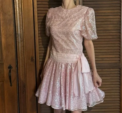 Vestido de fiesta vintage rosa plata encaje moño pastel cuento de hadas princesa Dolly Foto 1 de 3