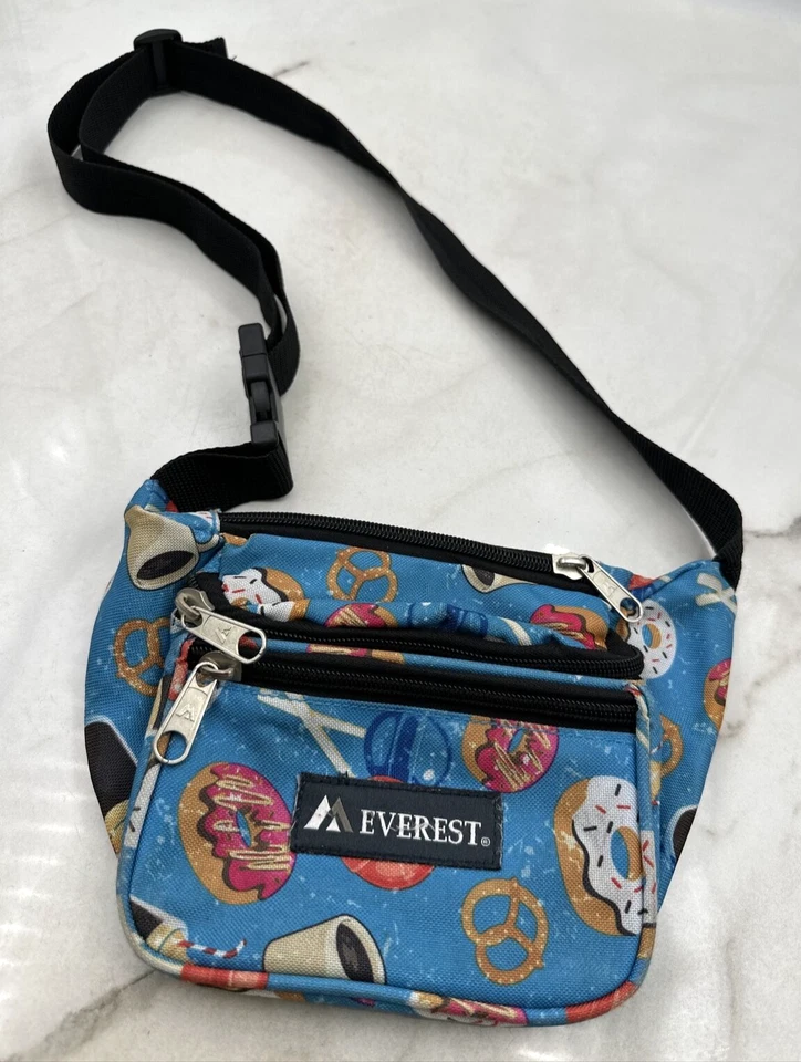 Everest Fanny Pack Bolsa Pirulito Donuts Café Pretzels Estampa Total Azul - Imagem 1 de 4