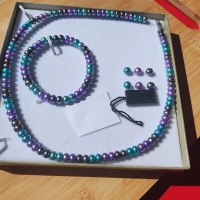 Honora royal collection Freshwater Pearl necklace bracelet and 3 pairs of earrin - Image 1 of 4