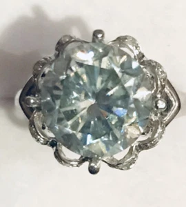 Enorme anillo solitario de 3,60 cmoissanita en plata esterlina y acento diamantes genuinos - Imagen 1 de 8
