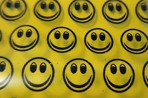 😊😊 Smile Face 😊😊 Strong Zip Lock Resealable Bags 38mm x 38mm (10 Units) - Picture 1 of 3