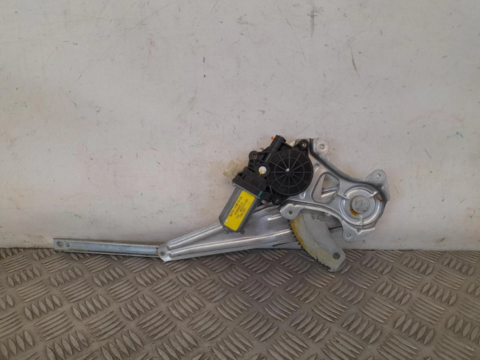 Nissan Note Mk2 2013-2017 Right Drivers O/S Rear Window Regulator 827311HB1A — 第 1/4 张图片