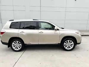 TOYOTA KLUGER GRANDE 2011 V6 3.5L AWD 4X4 7 SEATER CLEAN INSIDE & OUT - Picture 1 of 24