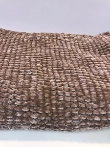 New Anthropologie Chenille Throw Blanket Maize 60x70 Subtle Pink Hue - Picture 1 of 5