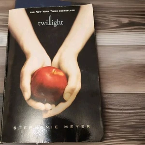 Twilight Special Paperback First Edition By Stephanie Meyer - Picture 1 of 4