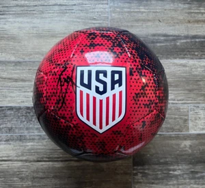 * CHRISTIAN PULISIC * signed soccer ball * USMNT * USA MENS SOCCER * 3 - Picture 1 of 2