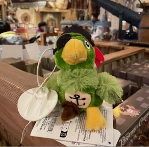 Authentic Disney Pirates of the Caribbean Parrot Magnetic Shoulder Pal Plush - Picture 1 of 5