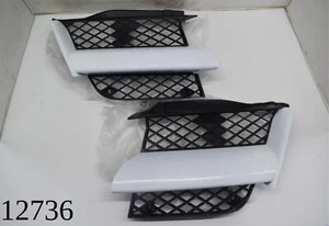 Fits 2003 2004 Mitsubishi Outlander Front Black White Grill Inserts LH RH Pair - Picture 1 of 6