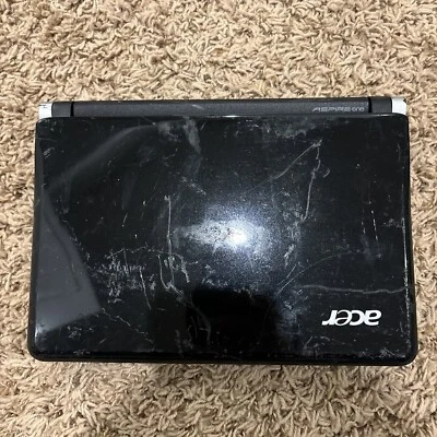 Acer KAV10 Aspire One Series Laptop Windows XP 10" Screen FOR PARTS - Image 1 of 4
