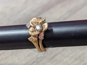 Wedding Ring Flower Design 3 Diamonds 14 Karat Gold Vintage Authentic Black Hill - Picture 1 of 6