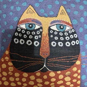 Almohada para gato Laurel Burch 16" cuadrada audaz colorida caprichosa arte felino dorado - Imagen 1 de 5