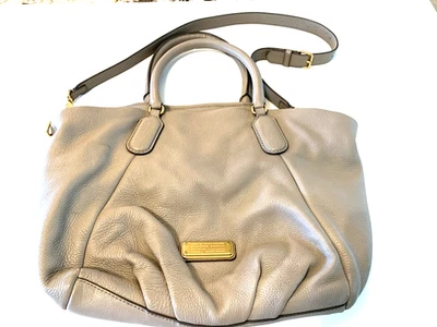 Bolso de Mano MARC by MARC JACOBS Taupe Cuero Guijarro Bandolera Correa Doble Asas Foto 1 de 4