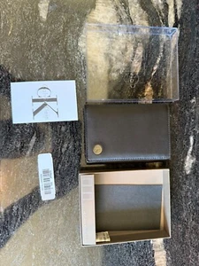 Cartera triple de cuero Calvin Klein - Nueva en caja - Protección RFID - Negra - Gif - Imagen 1 de 3