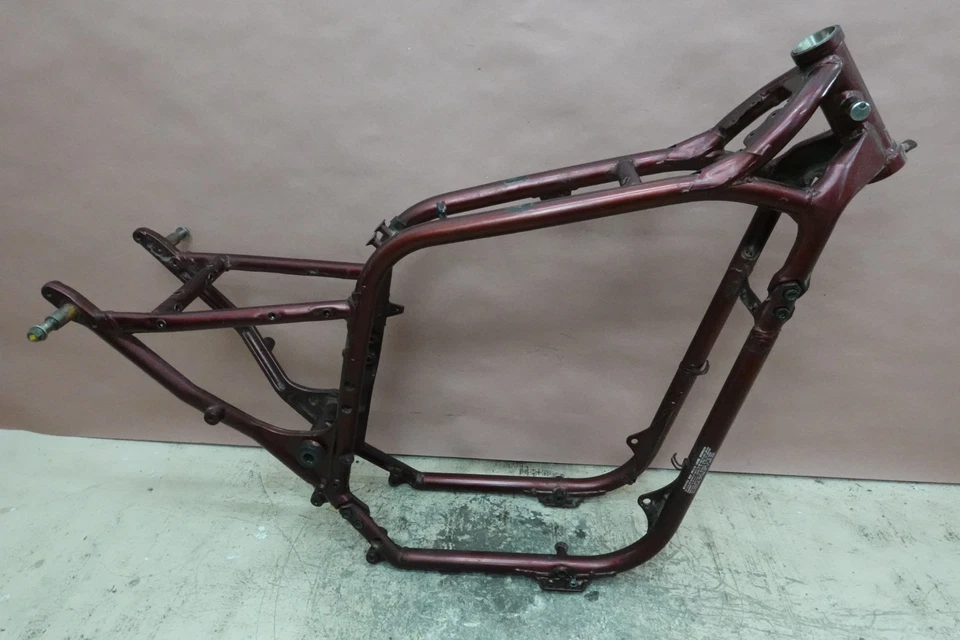 Chasis cuadro principal Suzuki Intruder 1400 VS VS1400 1987-2005 Foto 1 de 4