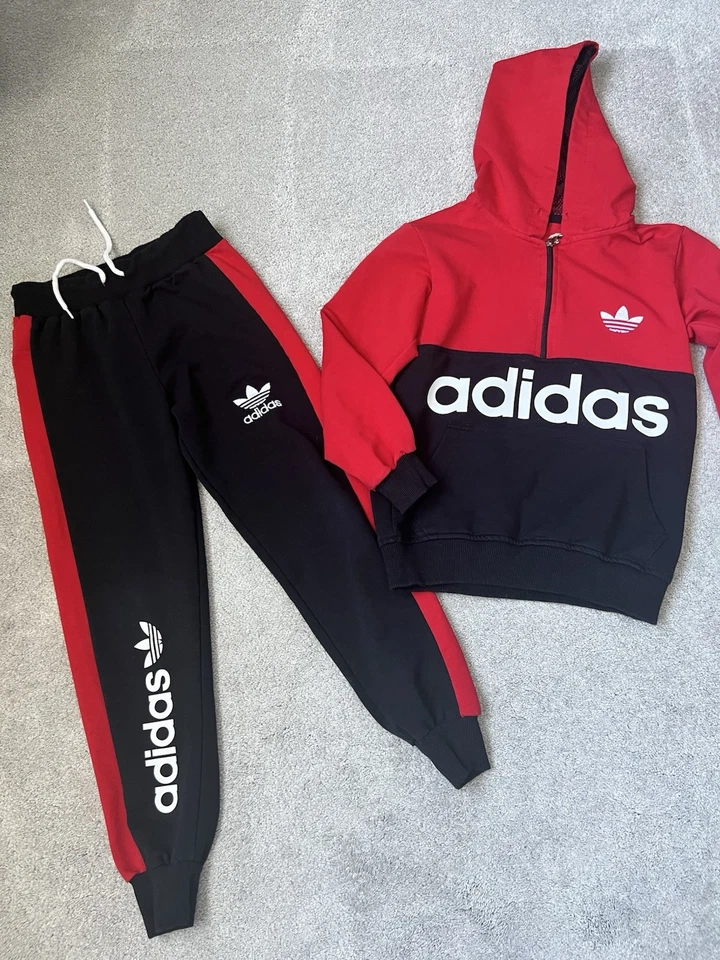 Adidas Niñas Conjunto 152cm Joggers Y Sudadera con Capucha Negro y Rojo Logo Manga Larga Foto 1 de 4