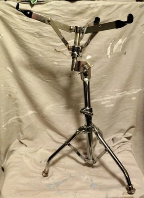 SOPORTE DE TAMBOR REDOBLANTE LUDWIG ATLAS DE COLECCIÓN Patas de tubo Pies de metal Foto 1 de 4