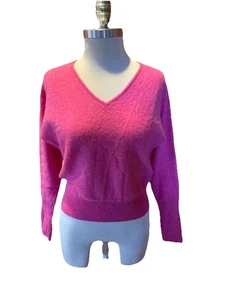 Tahari 100% Cashmere Pink V- Neck Pullover Sweater Sz Medium Luxury Old Money - Picture 1 of 10
