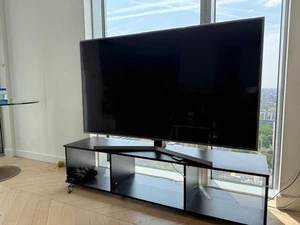 Samsung 65" RU7400 4K UHD HDR Smart TV LED - Picture 1 of 4