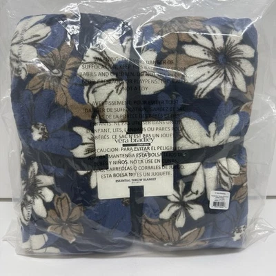NWT Vera Bradley Throw Blanket in Trellis Floral White - Image 1 of 2