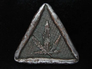 PA09156 HEBILLA DE CINTURÓN VINTAGE AÑOS 70 **HOJA DE MARIHUANA** ESTILO HIPPIE - Imagen 1 de 2