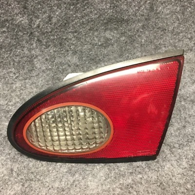 Lámpara de luz trasera montada en el maletero interior Ford Contour 1995-1997 OEM D18 Foto 1 de 3