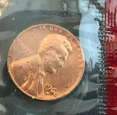 1968 P D S S UNCIRCULATED IN CELLO PLUS 1968-S PROOF LINCOLN CENTS (4 COINS) - Image 1 of 4